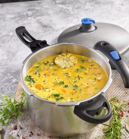olla de legumbres con cúrcuma