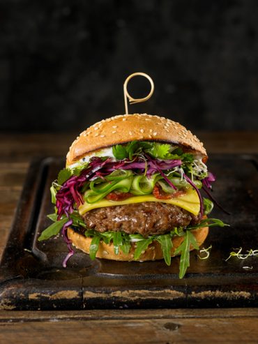 hamburguesa con ensalada