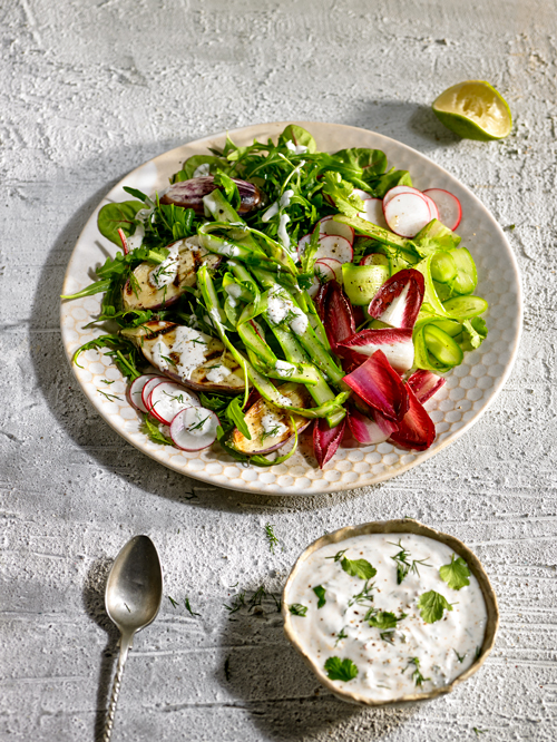 ensalada verde con salsa de yogurt